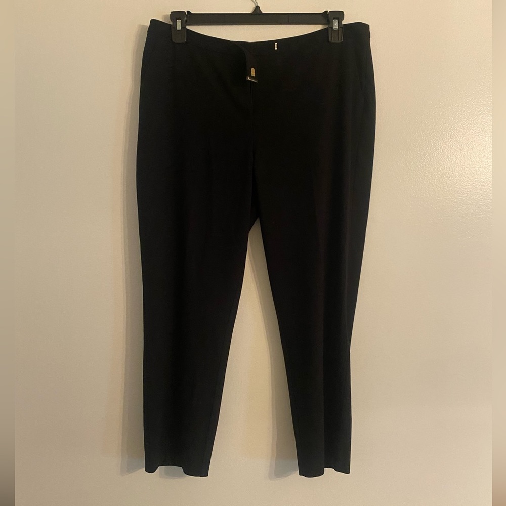 JLO work pants, highrise, gold clasp closure. Excellent condition. Size …